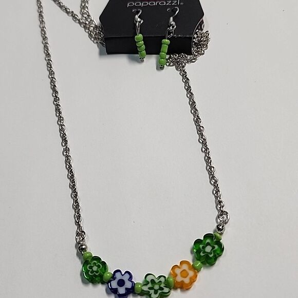 Paparazzi Bouquet We Go Floral Silver Necklace with Multicolor Accents In Green - Picture 5 of 5